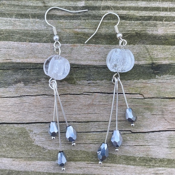Bead dangle drop earrings silver foil beads and white glass stainless steel - Picture 2 of 6